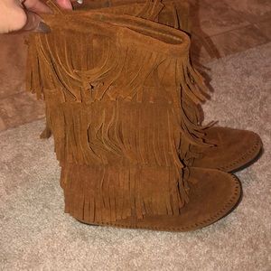Fringe boots